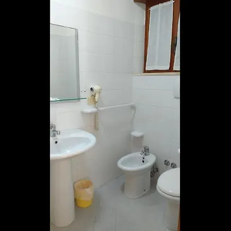 Bed & Breakfast Spacious Double By The Sea Pineto