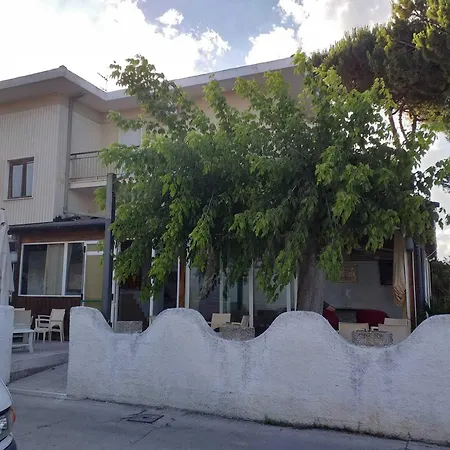 Bed & Breakfast Spacious Double By The Sea Pineto