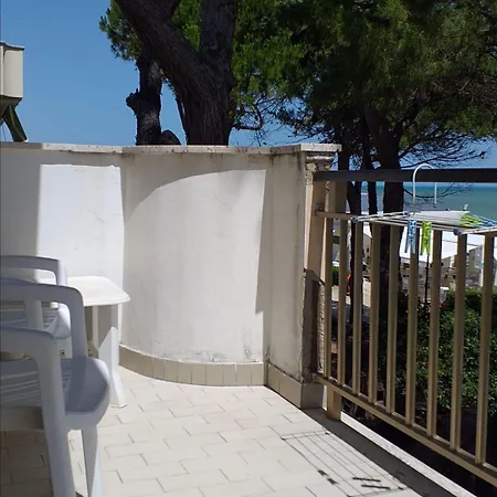 Bed & Breakfast Spacious Double By The Sea 3*