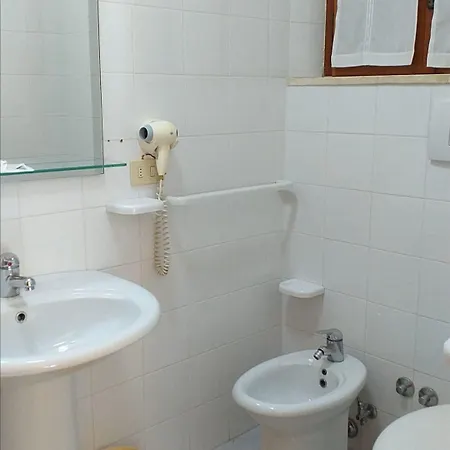 Spacious Double By The Sea Bed & Breakfast Pineto