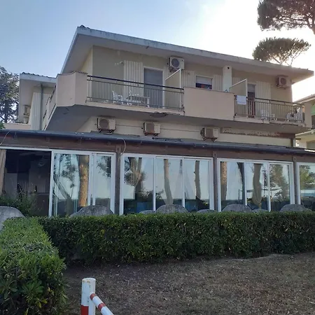 Bed & Breakfast Spacious Double By The Sea