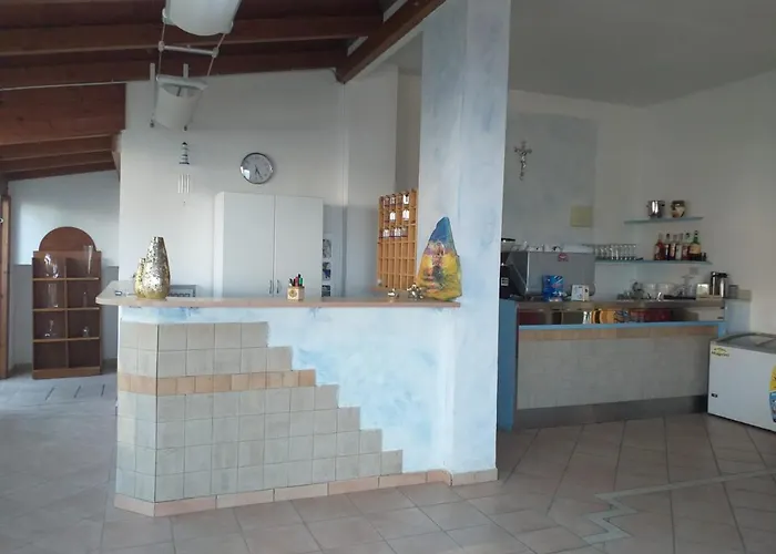 Couette-café Spacious Double By The Sea Pineto