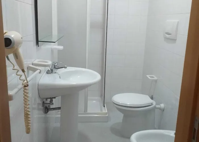 Couette-café Spacious Double By The Sea Pineto